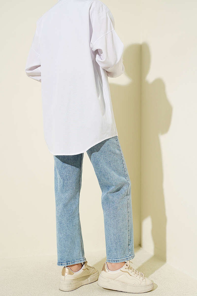 Belted Mom Jeans - Light Wash