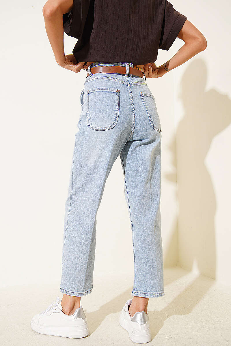 Belted Mom Jeans - Light Wash
