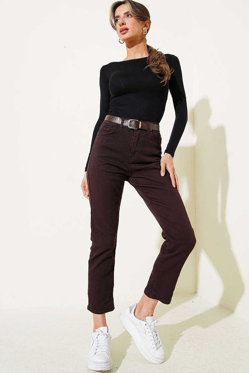 Belted Mom Jeans - Brown