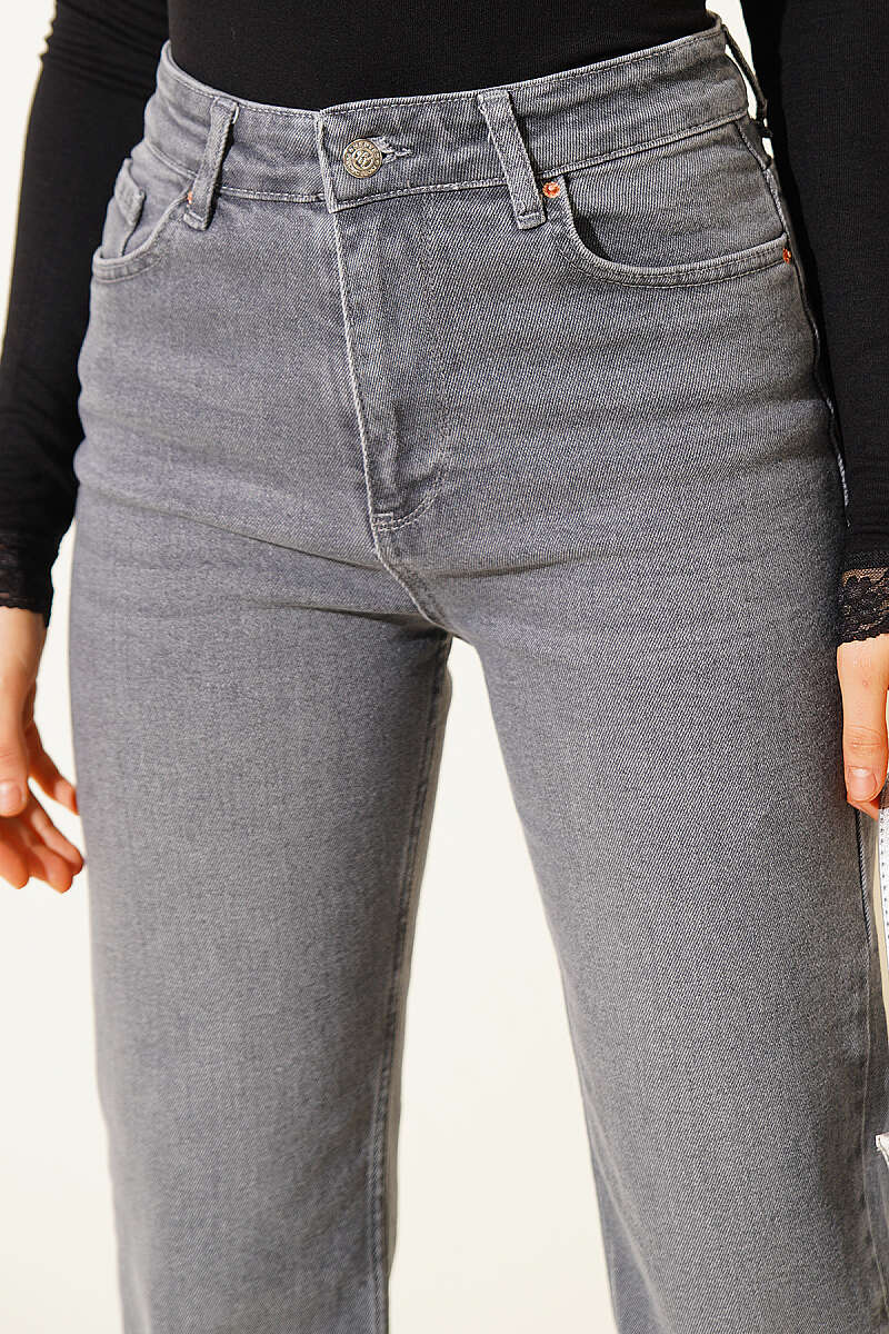 Cropped Straight-Leg Button Jeans - Snow Wash