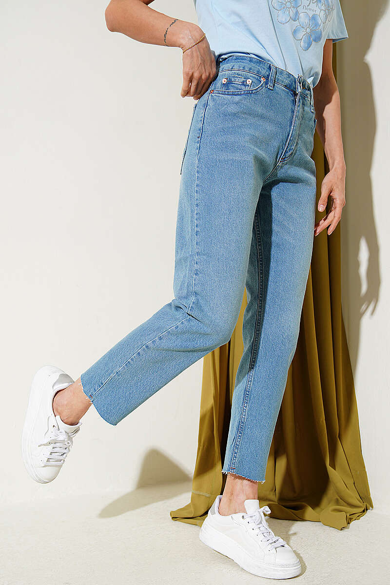 Cropped Slim-Leg Jeans with Stones - Light Blue