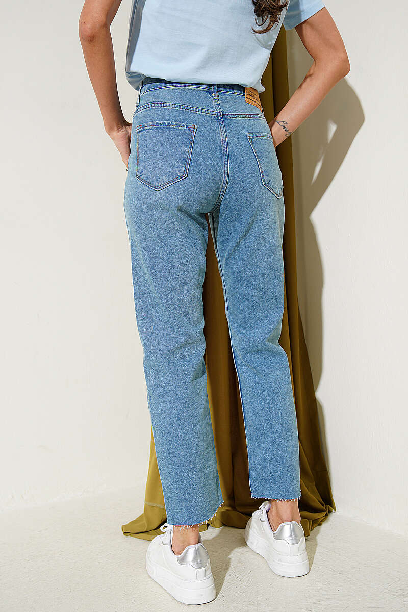 Cropped Slim-Leg Jeans with Stones - Light Blue