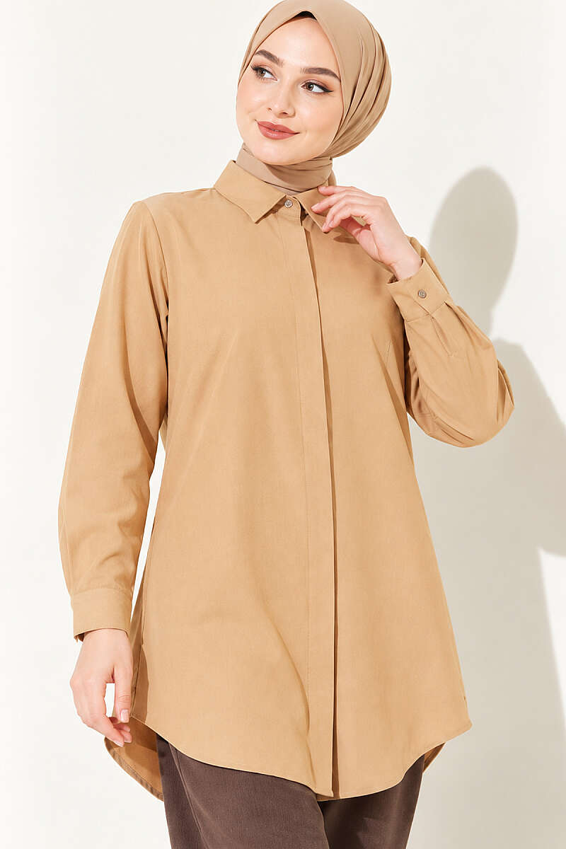 Classic-Collar Curved-Hem Shirt - Milk Coffee