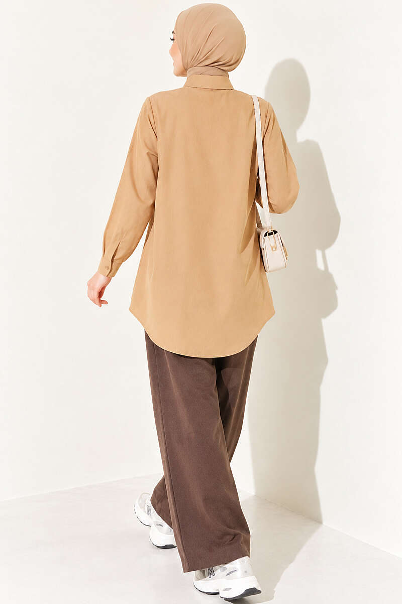 Classic-Collar Curved-Hem Shirt - Milk Coffee