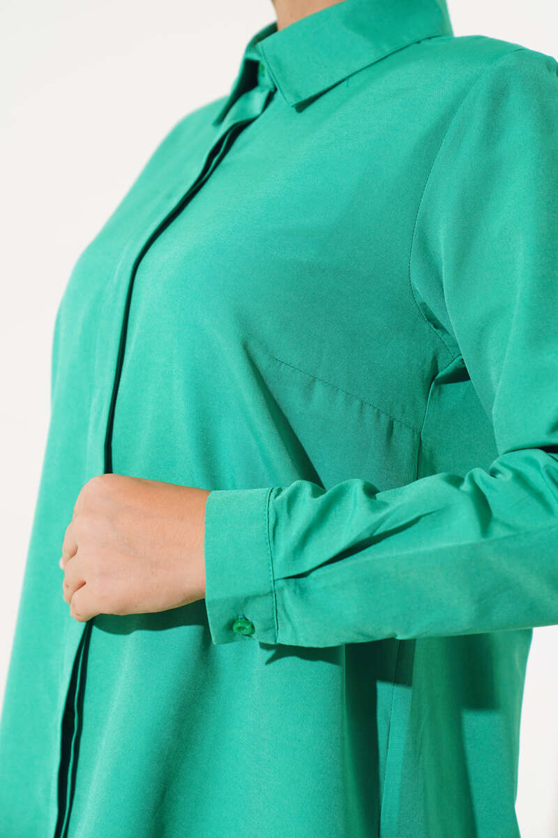Classic-Collar Curved-Hem Shirt - Green