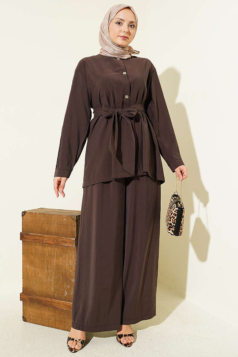 Two-Piece Set with Pleated Sleeves and Gold Buttons - Dark Brown