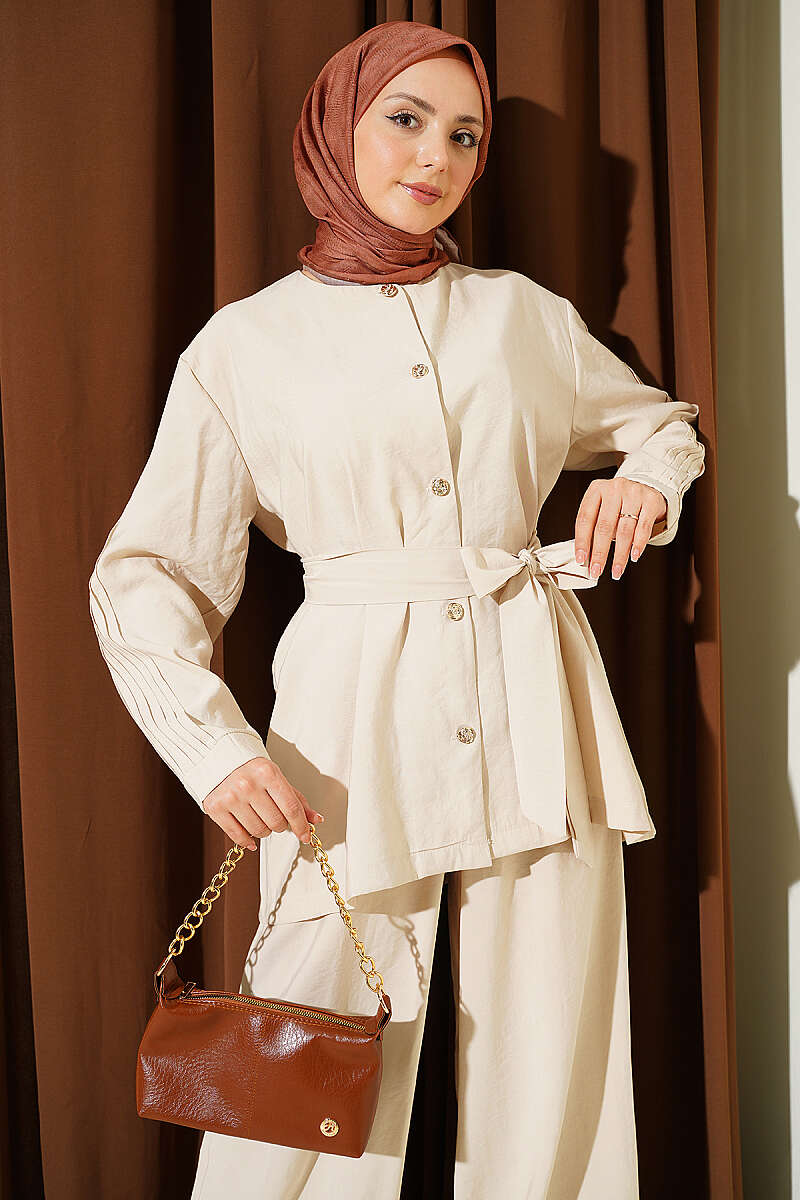 Two-Piece Set with Pleated Sleeves and Gold Buttons - Beige