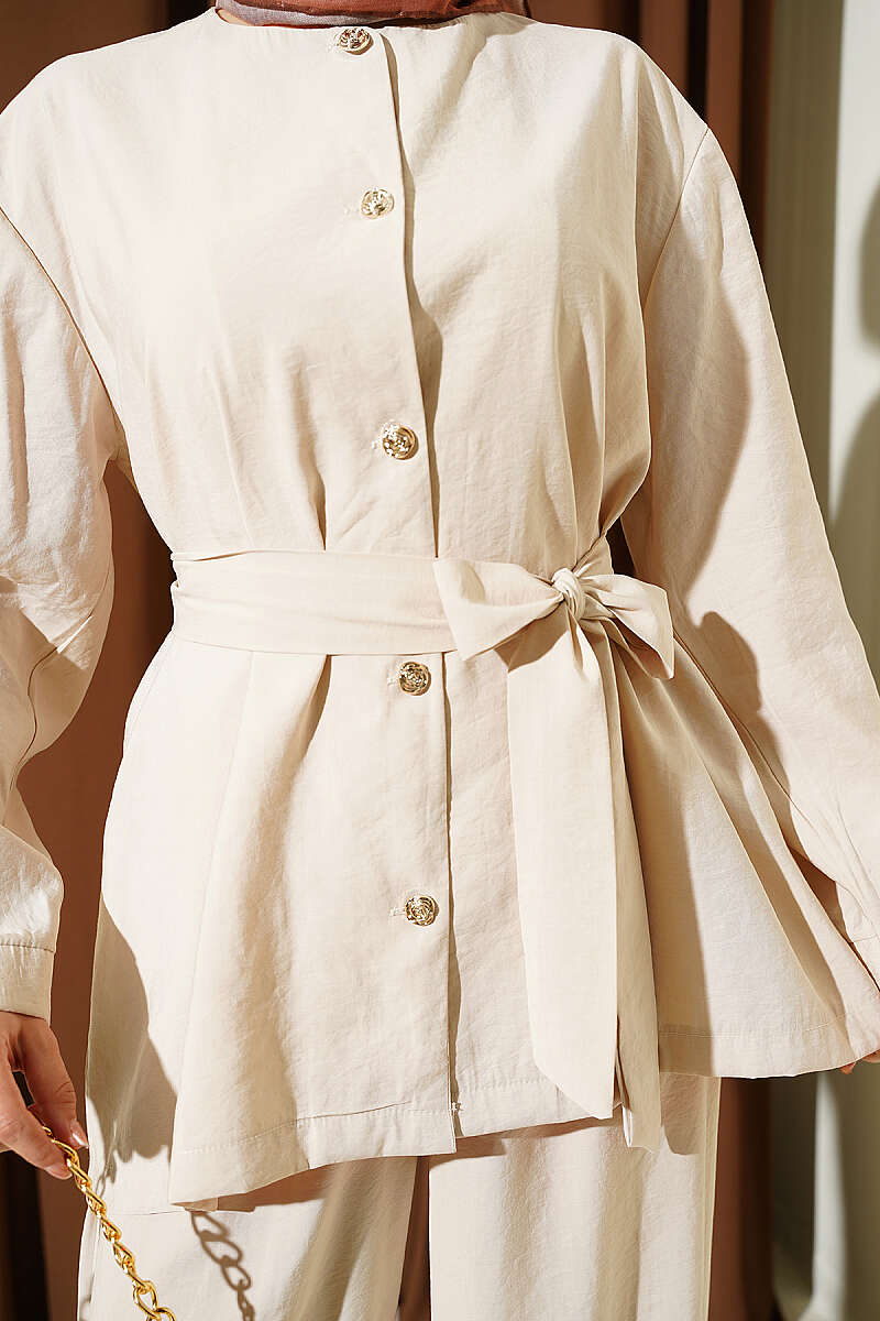 Two-Piece Set with Pleated Sleeves and Gold Buttons - Beige