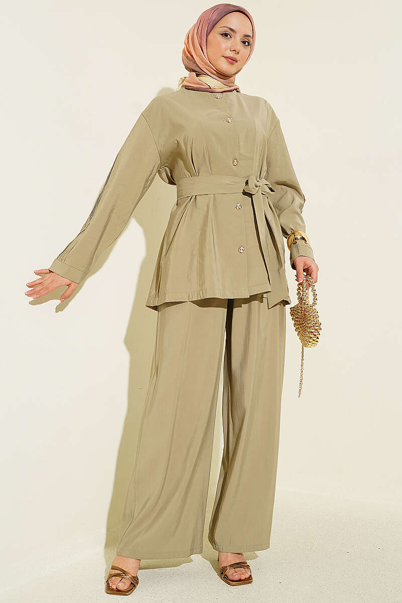 Two-Piece Set with Pleated Sleeves and Gold Buttons - Almond Green