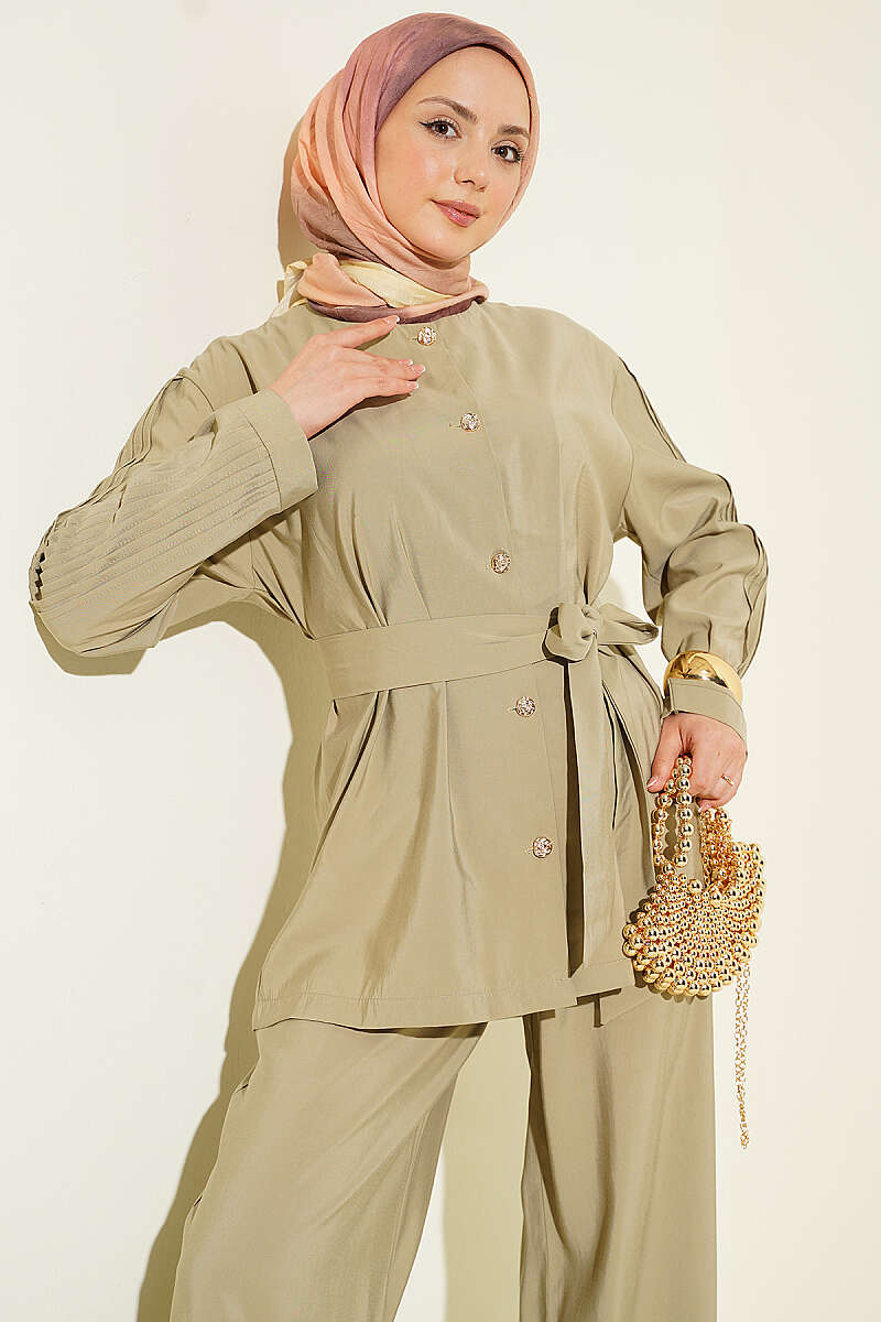Two-Piece Set with Pleated Sleeves and Gold Buttons - Almond Green