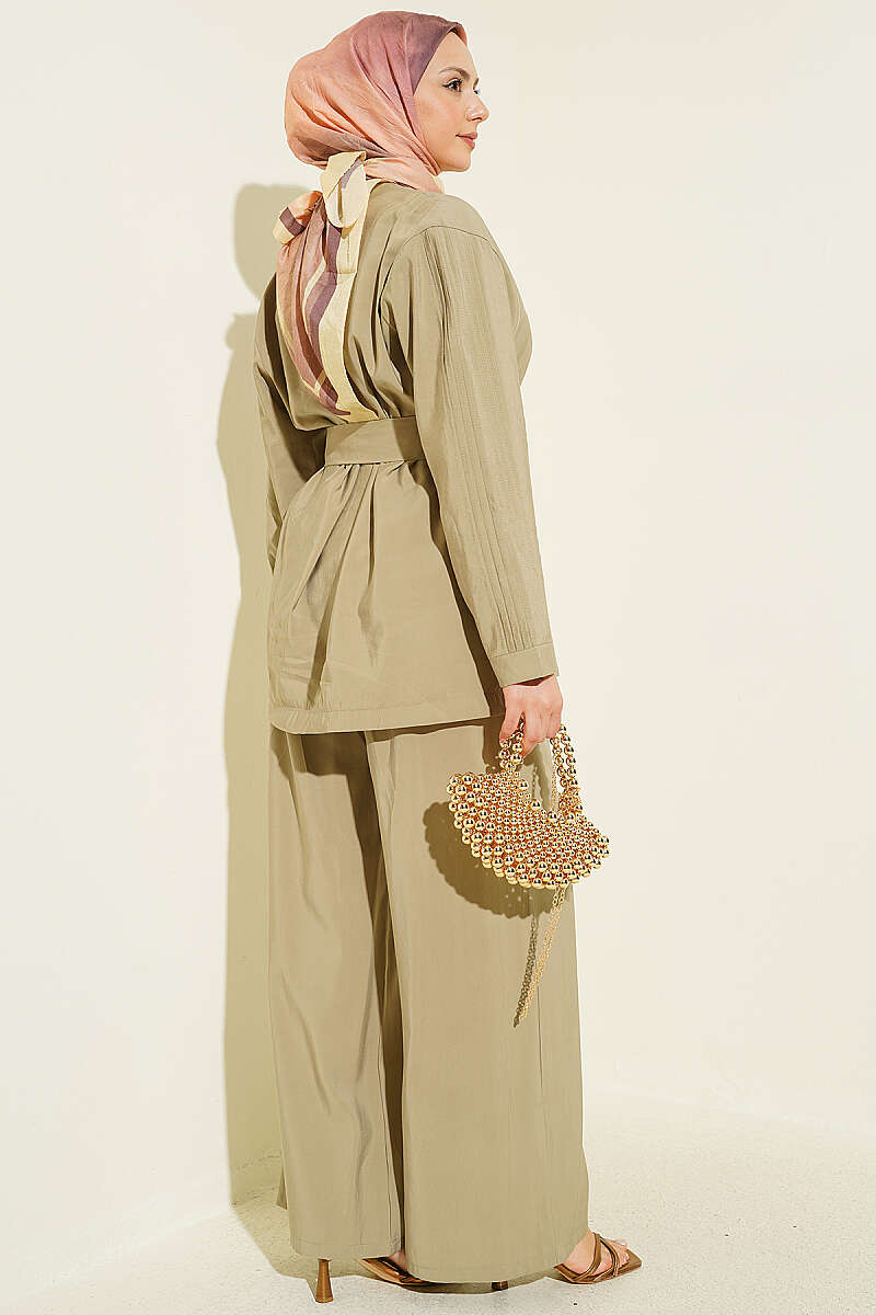 Two-Piece Set with Pleated Sleeves and Gold Buttons - Almond Green