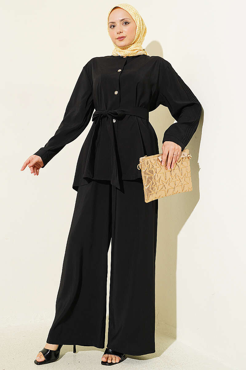 Two-Piece Set with Pleated Sleeves and Gold Buttons - Black