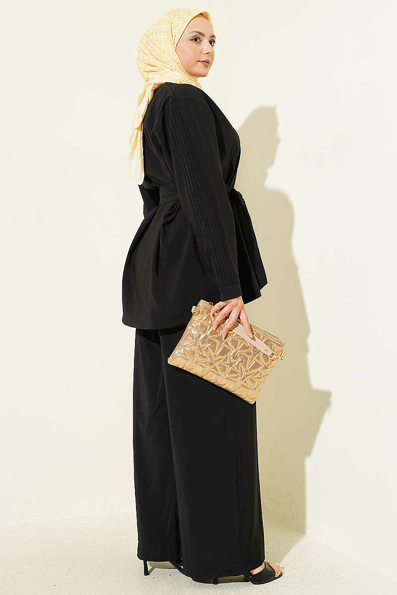 Two-Piece Set with Pleated Sleeves and Gold Buttons - Black