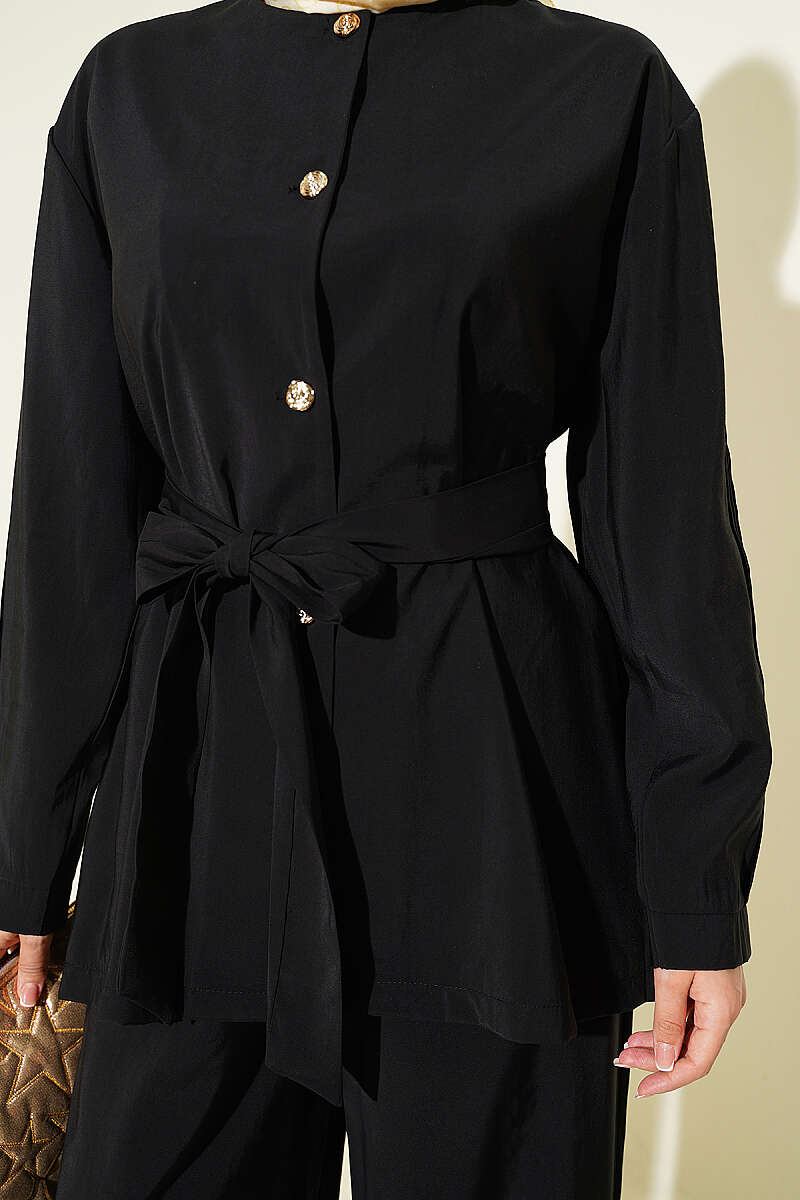 Two-Piece Set with Pleated Sleeves and Gold Buttons - Black