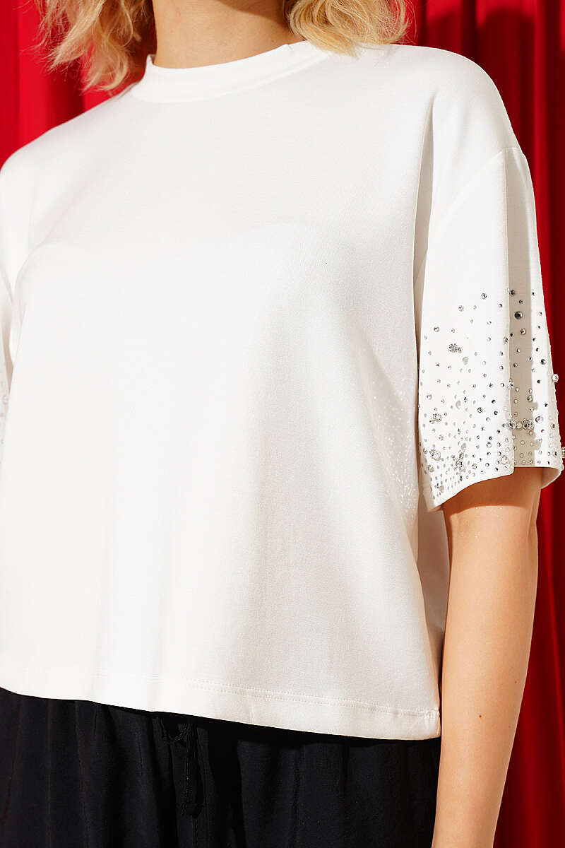 Loycha T-Shirt with Stone Sleeves - Ecru