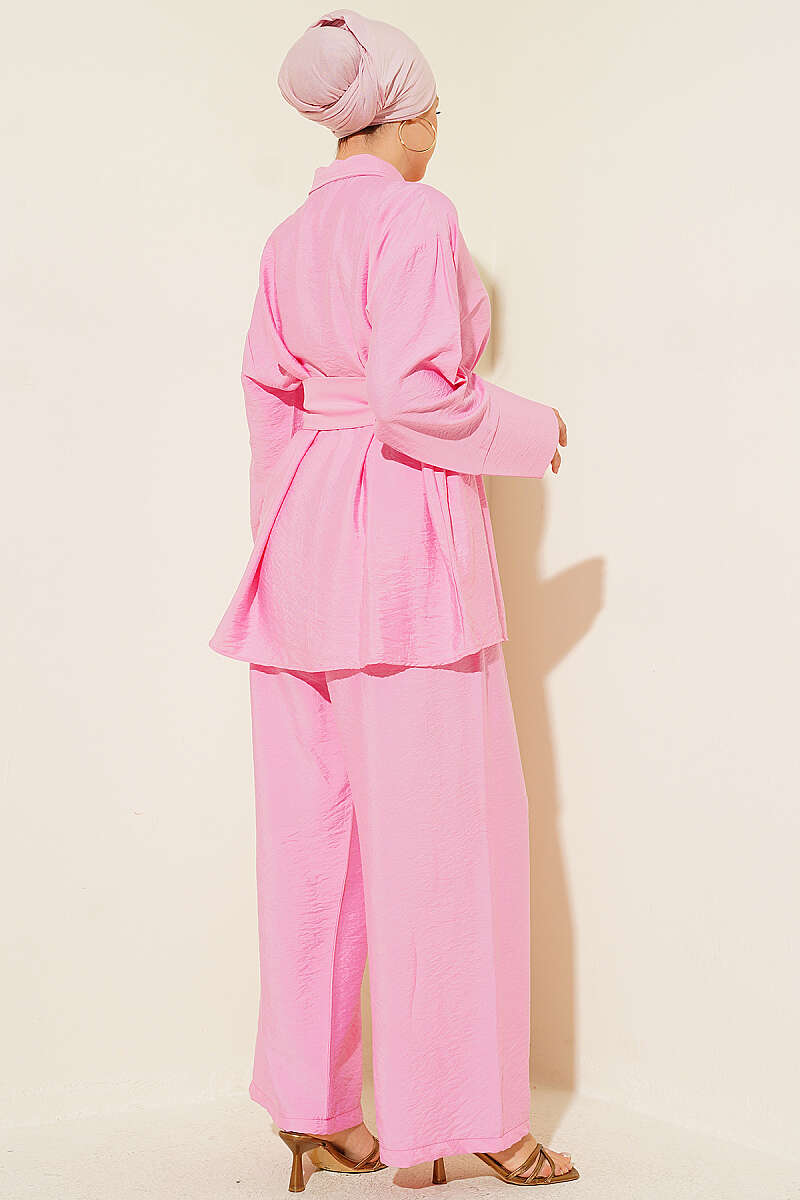 Two-Piece Set with Fabric Belt and Gold Buckle - Pink