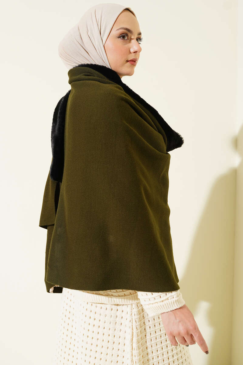 Shoulder Shawl with Faux Fur - Khaki