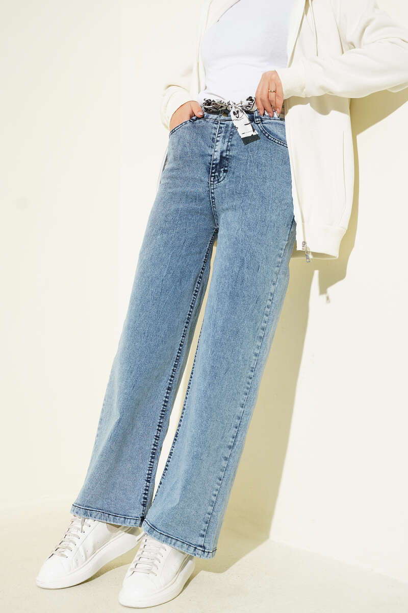 Belted Wide-Leg Jeans with Tie - Light Wash