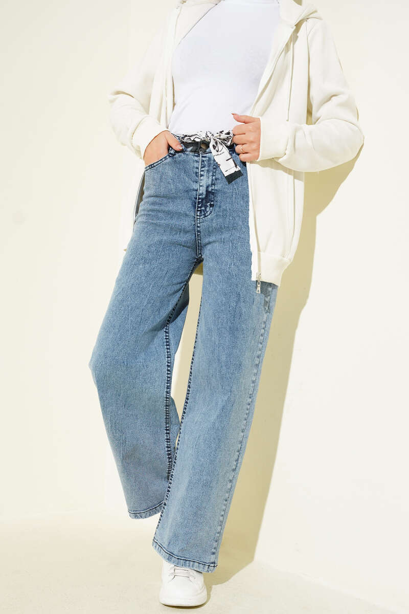 Belted Wide-Leg Jeans with Tie - Light Wash