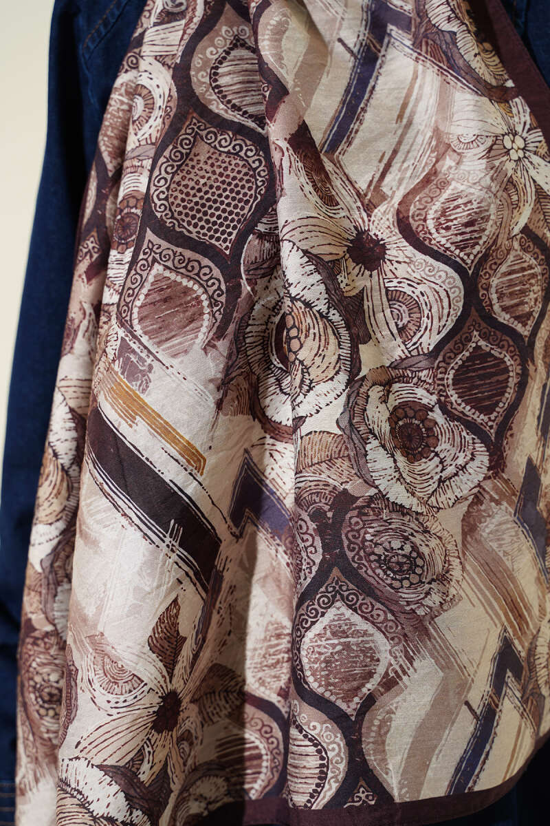 Tulip Print Modal Shawl - Chestnut
