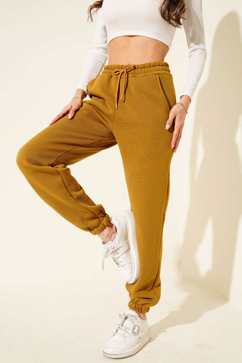 Three-Thread Jogger Pants - Olive