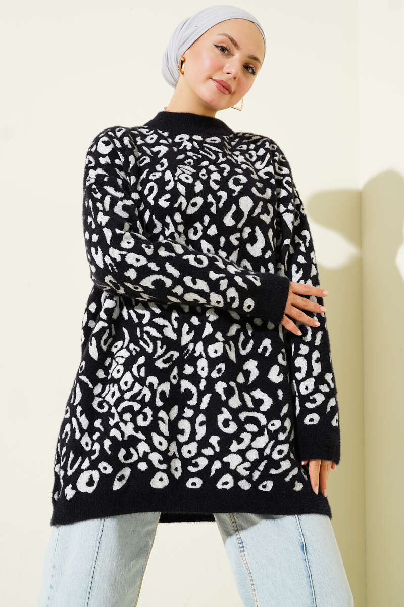 Fluffy Sweater with Leopard Detail - Black