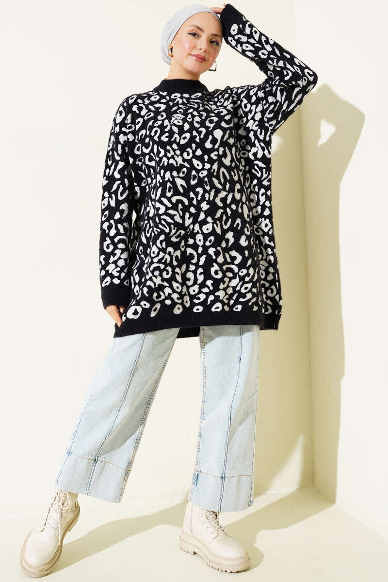 Fluffy Sweater with Leopard Detail - Black