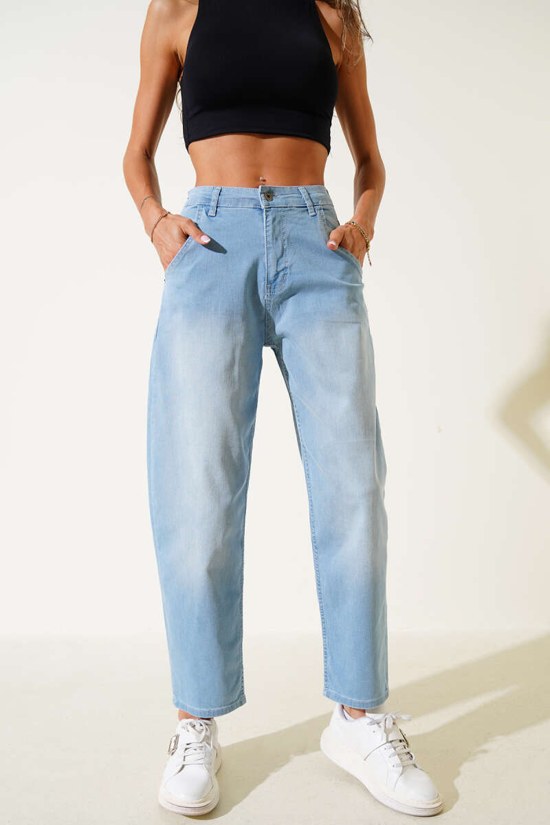 Stretch Baggy Jeans - Light Blue