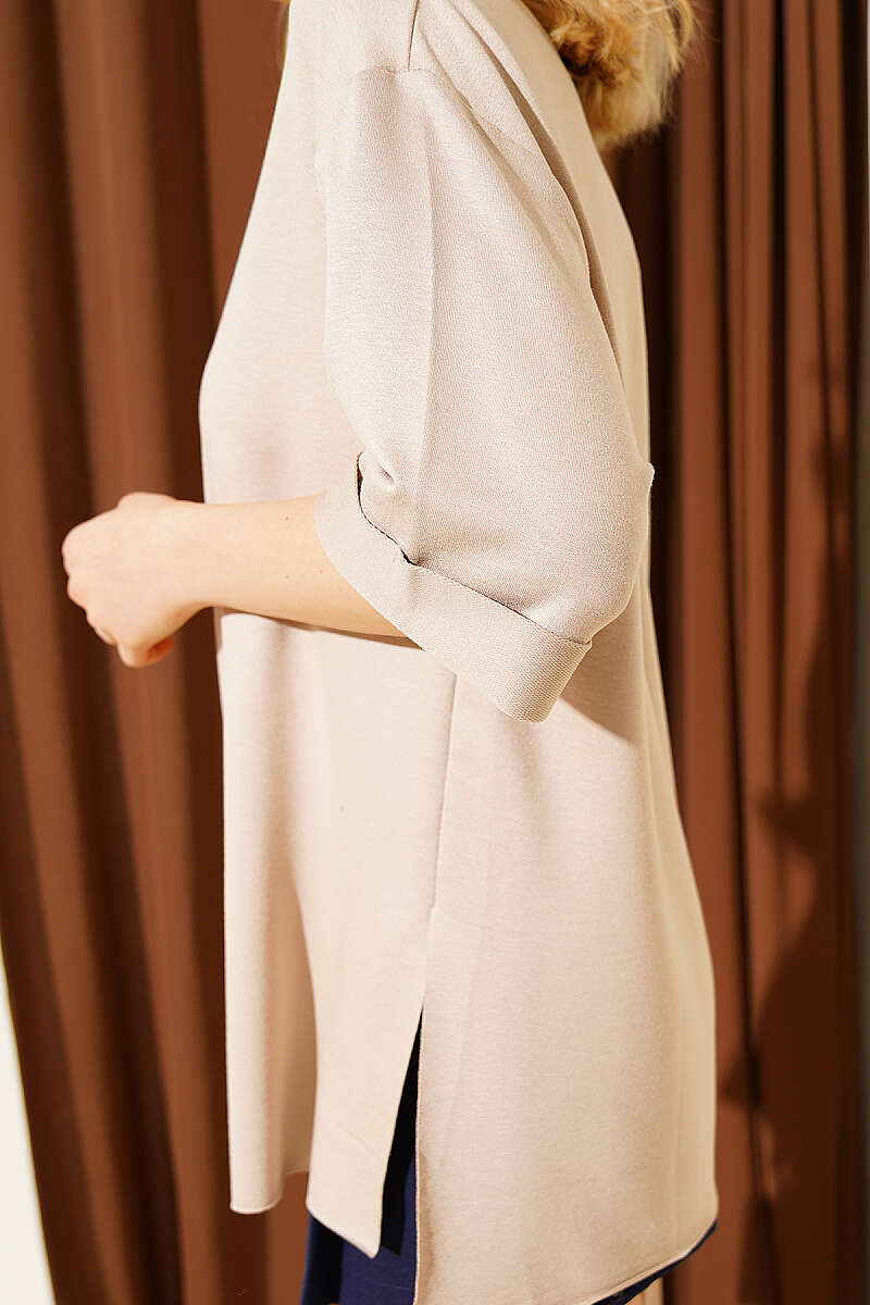 Loycha Double-Sleeve T-Shirt with Slits - Beige