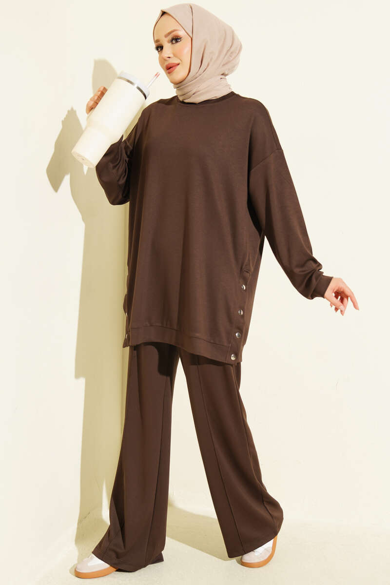 Basic Two-Piece Set with Metal Snaps - Brown