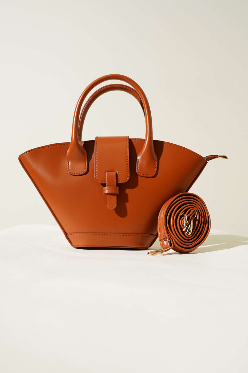Magnetic Triangle Handbag - Tan