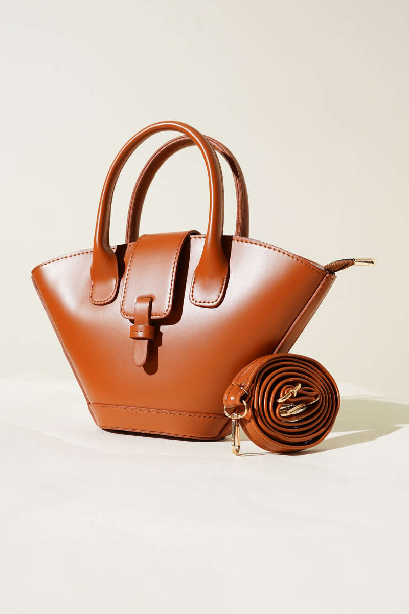 Magnetic Triangle Handbag - Tan