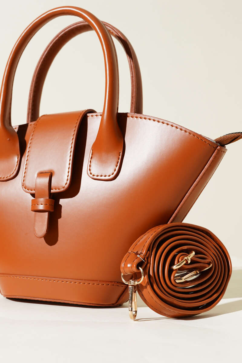 Magnetic Triangle Handbag - Tan