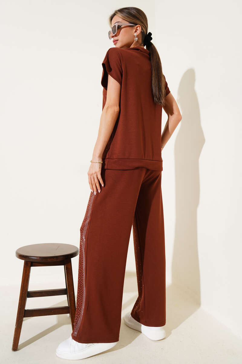 Short-Sleeve Zip Two-Piece Set with Mini Stones - Brown
