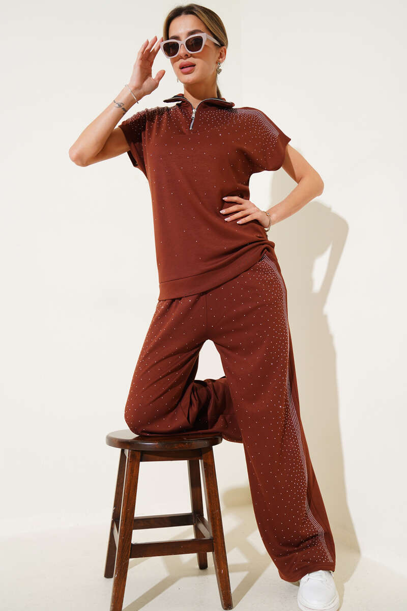 Short-Sleeve Zip Two-Piece Set with Mini Stones - Brown