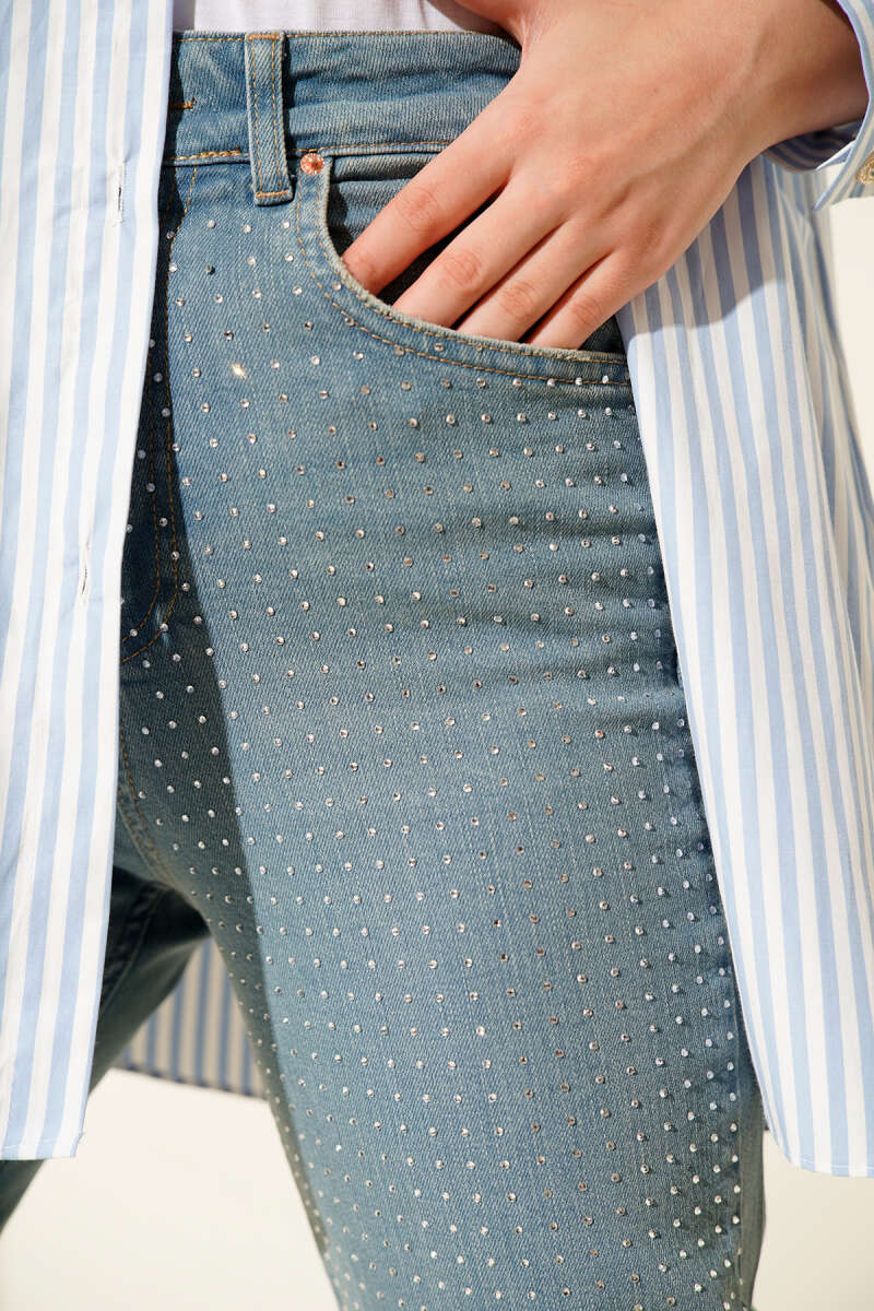 Mom Jeans with Mini Stones - Light Tint