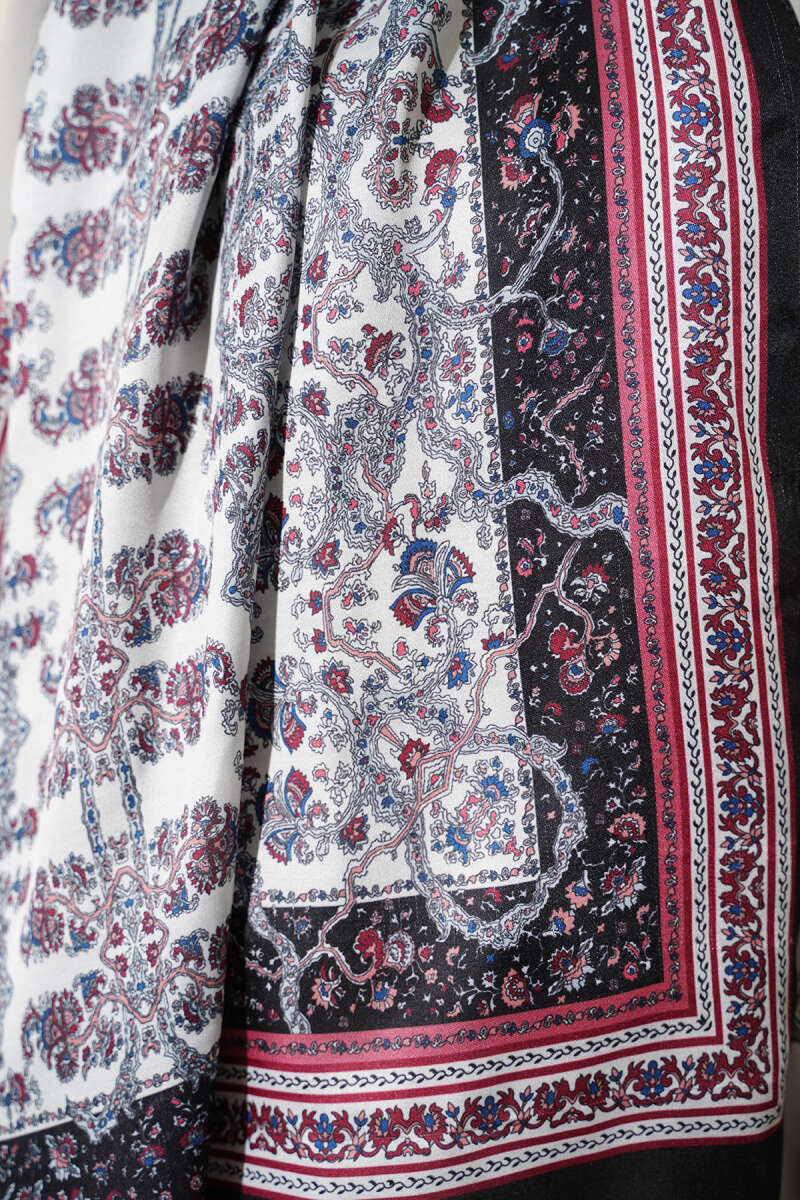 Mini Floral Soft Shawl - Black-Ecru