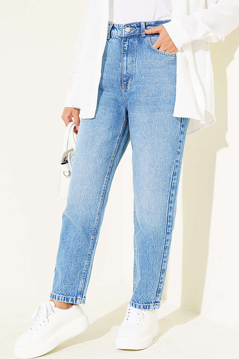 Mom Fit Jeans - Mid Blue