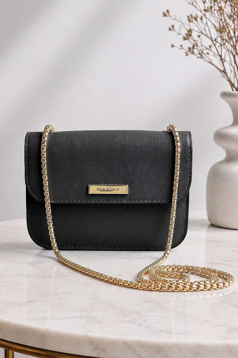New Style Handbag with Badge - Black