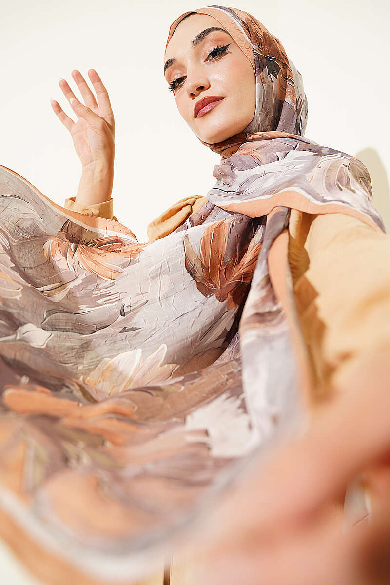Water Lily Print Bamboo Crinkle Shawl - Latte