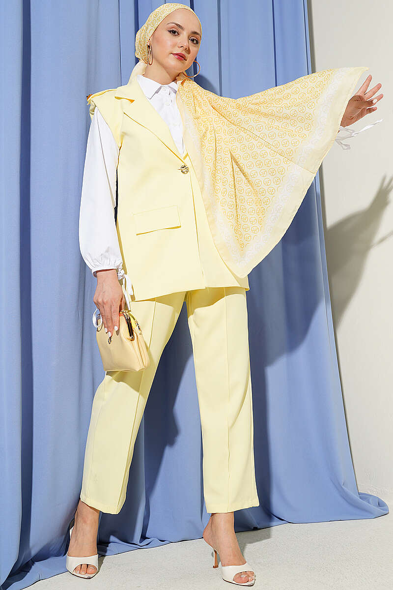 Vest Set with Epaulettes and Gold Buttons - Yellow