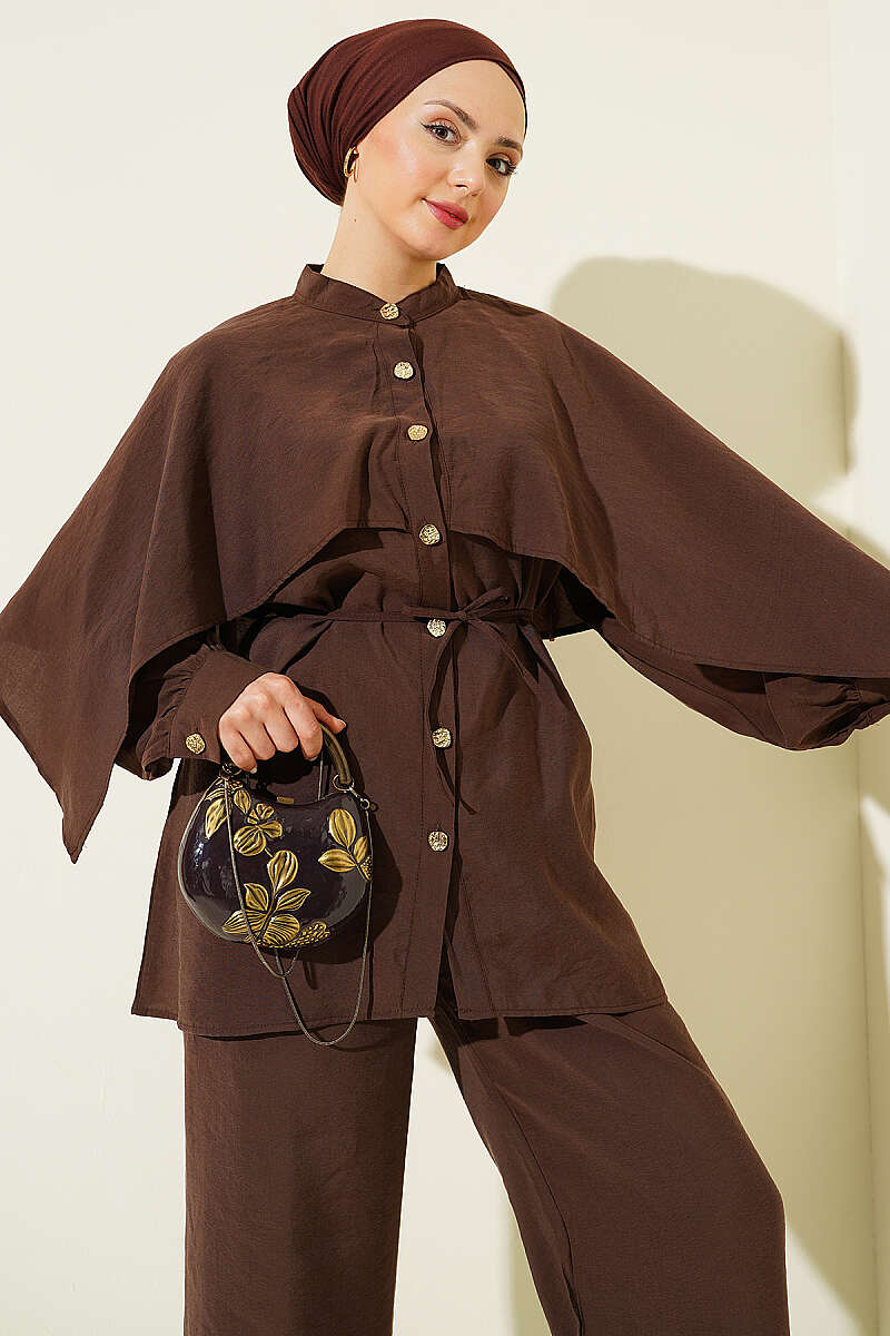 Two-Piece Set with Shoulder Cape and Gold Buttons - Brown
