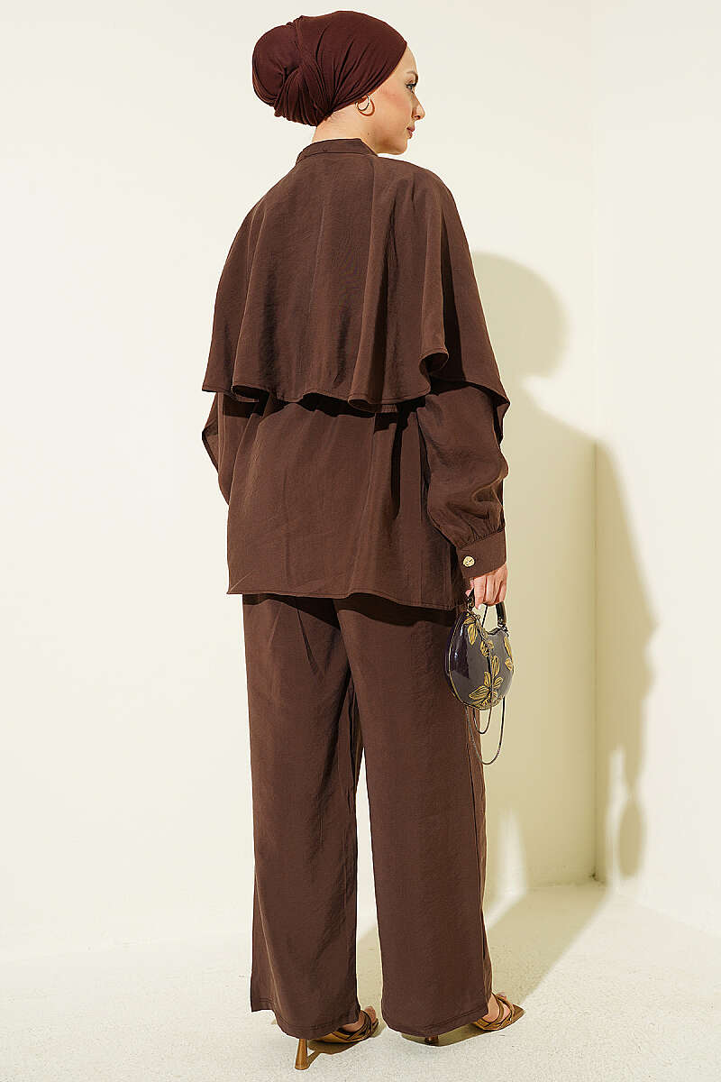 Two-Piece Set with Shoulder Cape and Gold Buttons - Brown