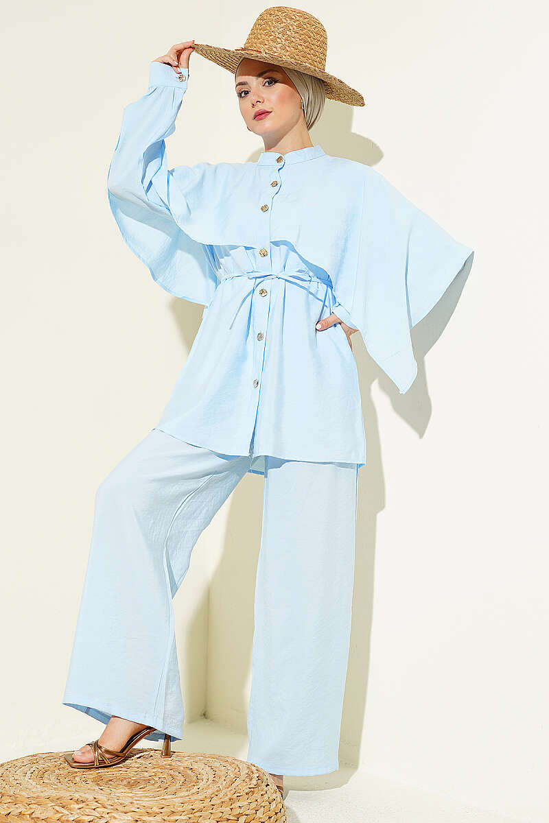 Two-Piece Set with Shoulder Cape and Gold Buttons - Blue