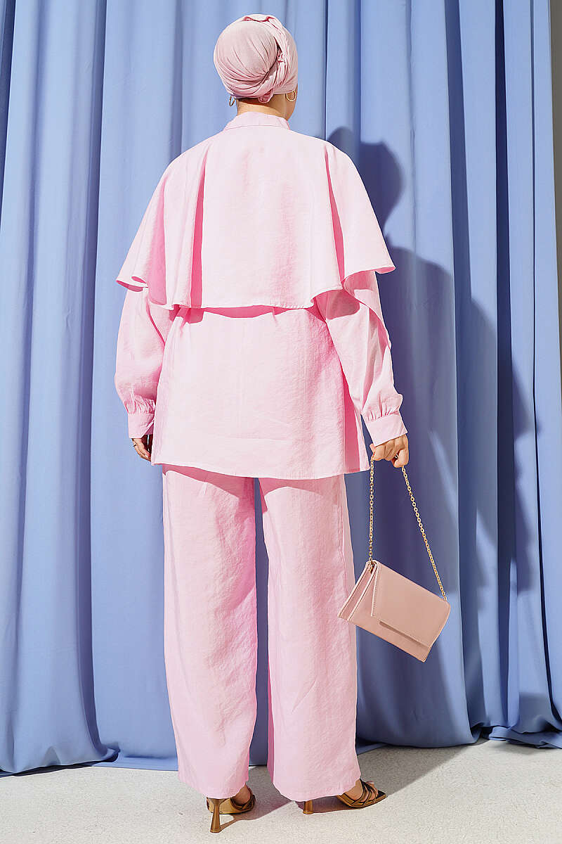 Two-Piece Set with Shoulder Cape and Gold Buttons - Pink