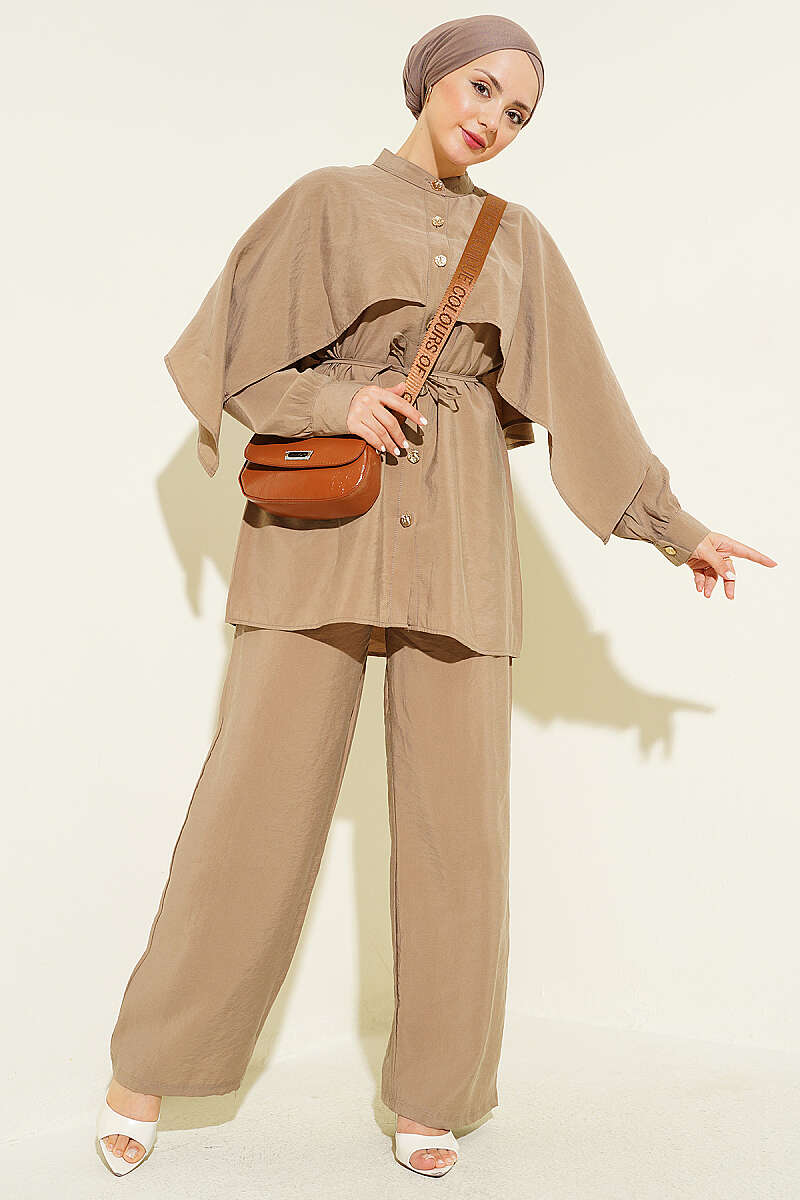 Two-Piece Set with Shoulder Cape and Gold Buttons - Mink