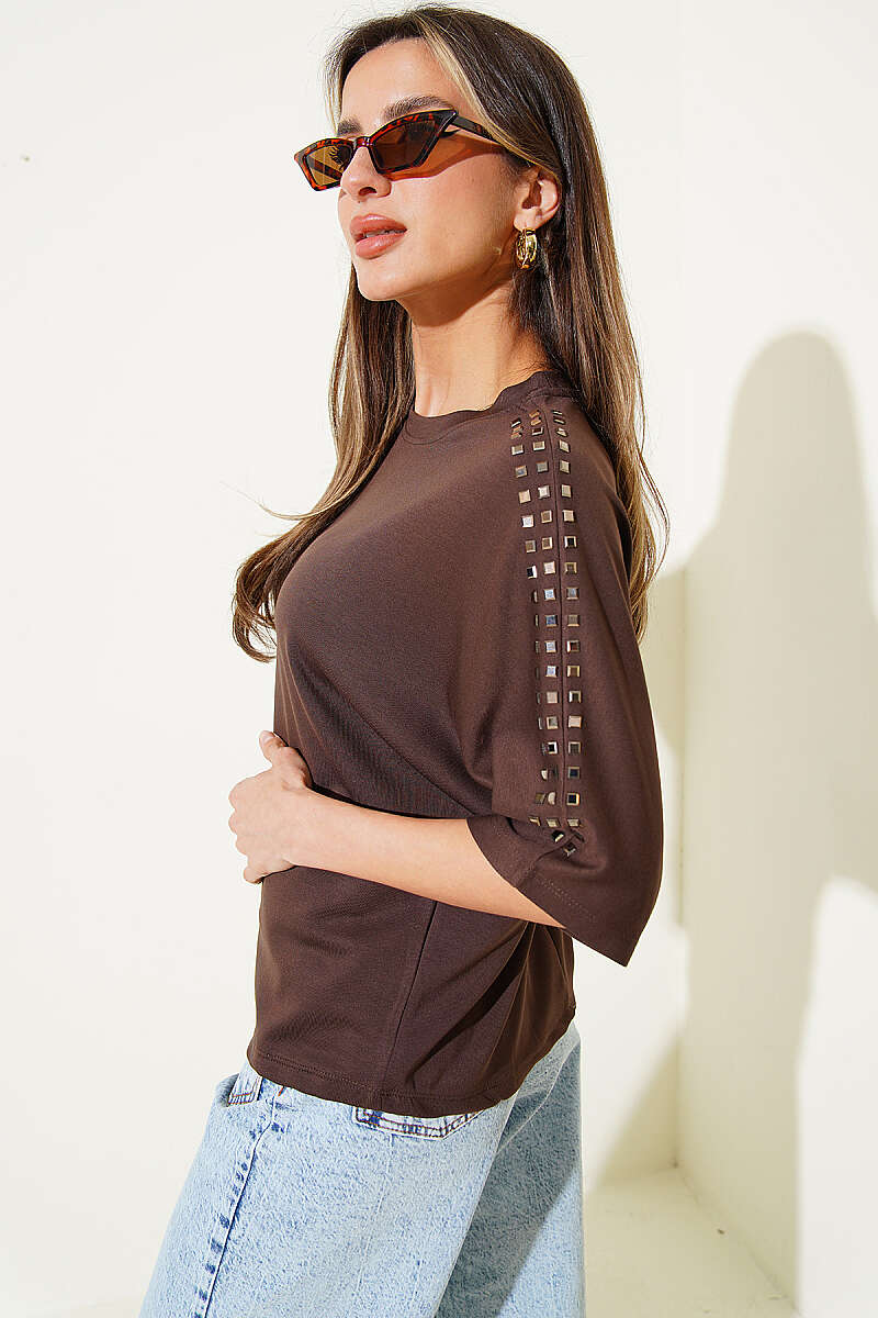 Loycha T-Shirt with Stone Shoulders - Brown