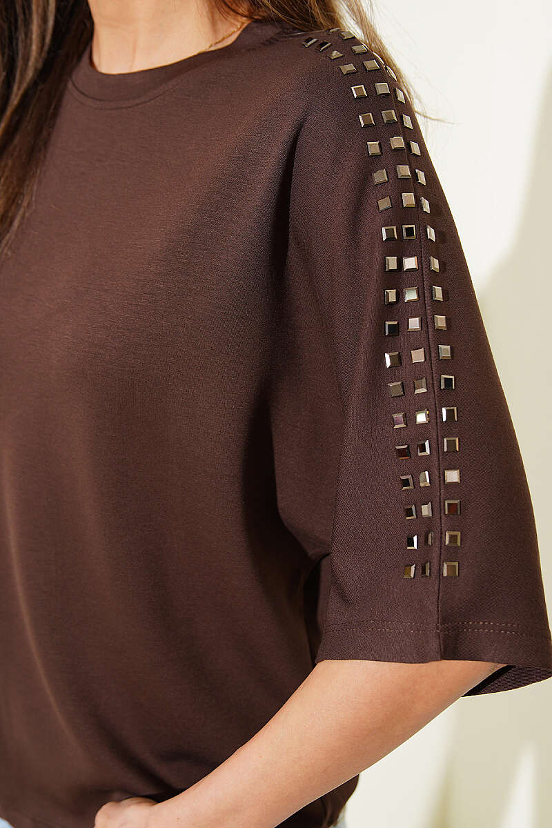 Loycha T-Shirt with Stone Shoulders - Brown