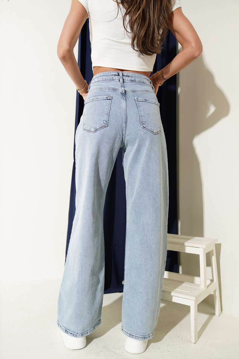 Jeans with Front-Pocket Darts - Ice Blue