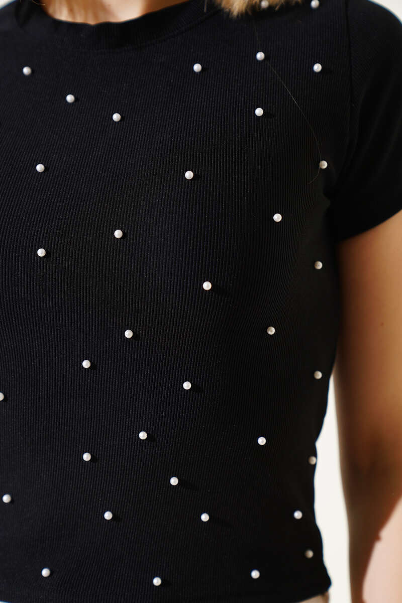 Ribbed Crop Top with Pearl Front - Black